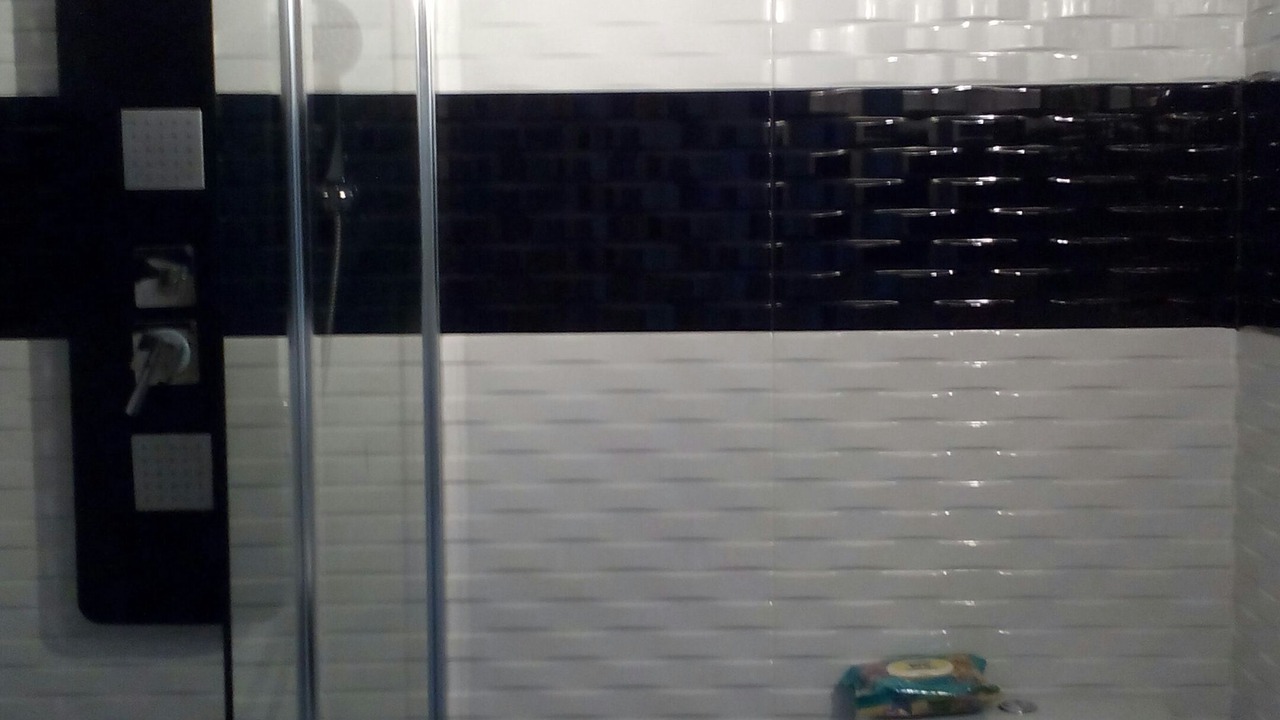 Photo of Bathroom in Los Angeles de San Rafael