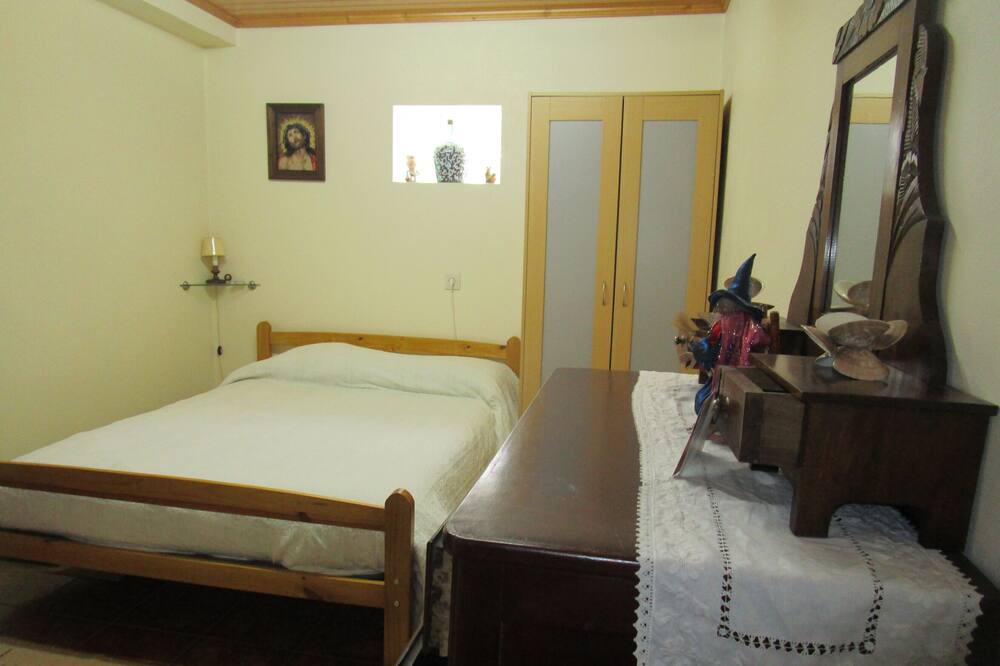 Photo of Bedroom in Lanhelas