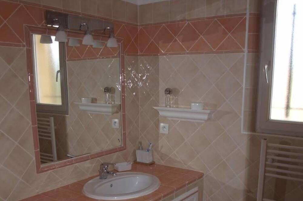 Photo of Bathroom in Vidauban
