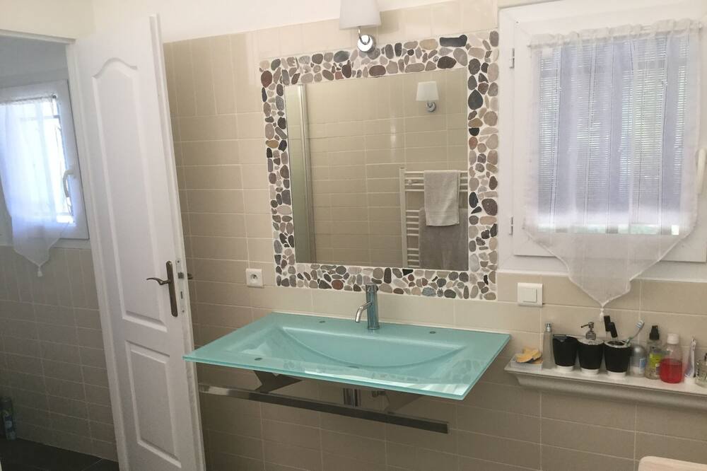 Photo of Bathroom in Vidauban