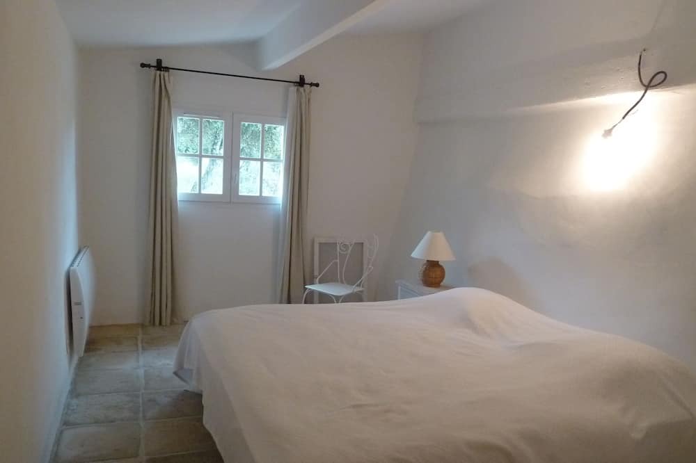 Photo of Bedroom in Aups
