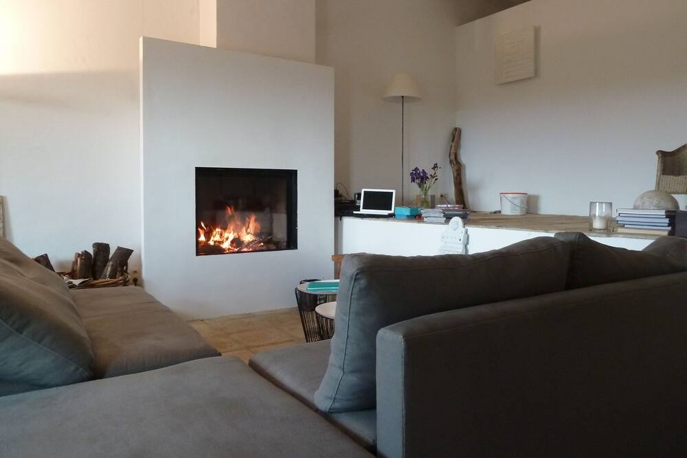Photo of Livingroom in Aups