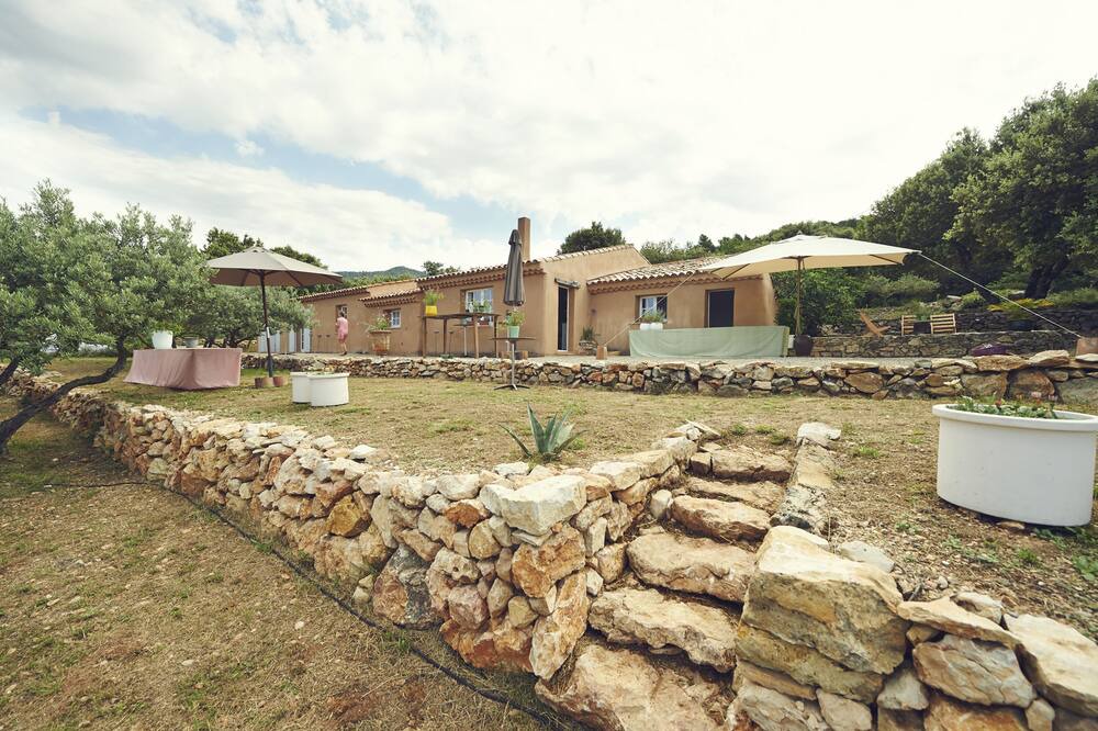 Photo of Outdoor in Aups