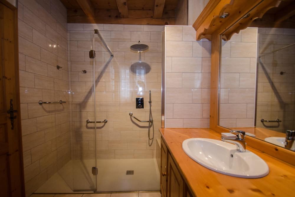 Photo of Bathroom in Les Tines