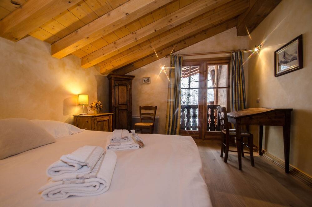 Photo of Bedroom in Les Tines