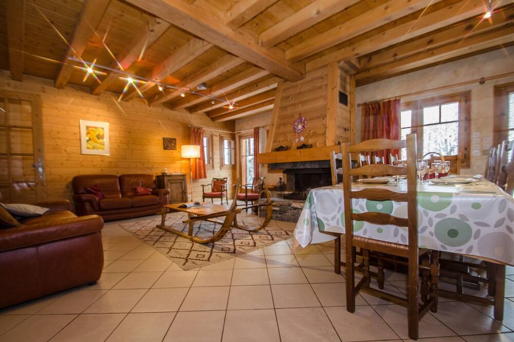 Photo of Livingroom in Les Tines