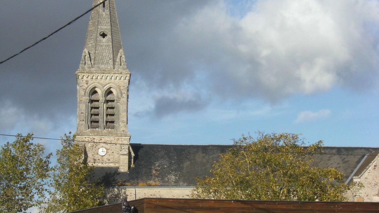 Photo of Buildings in Genneton