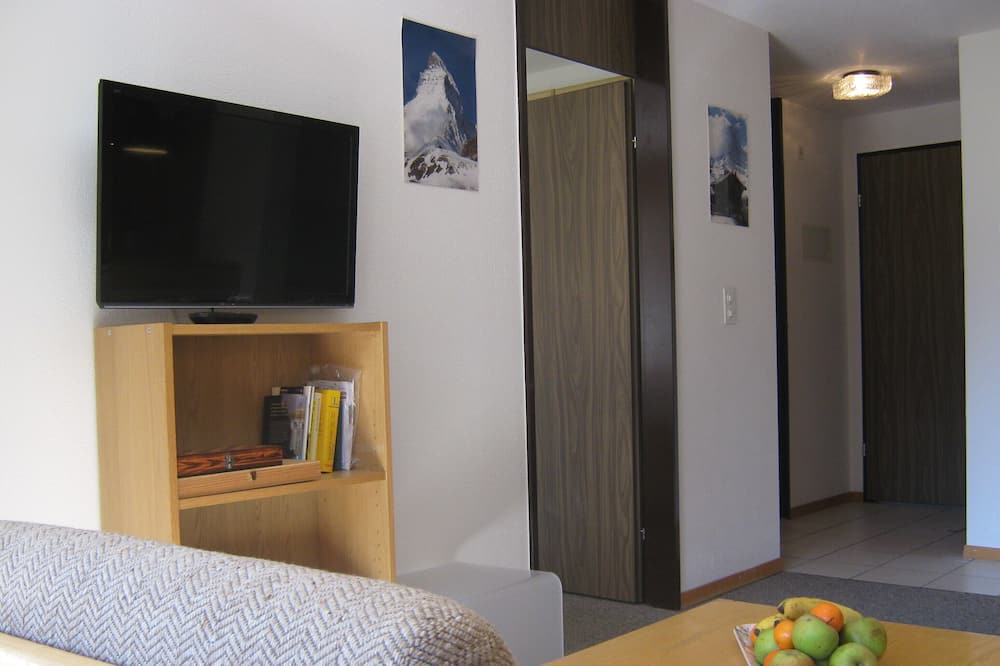 Photo of Bedroom in Taesch