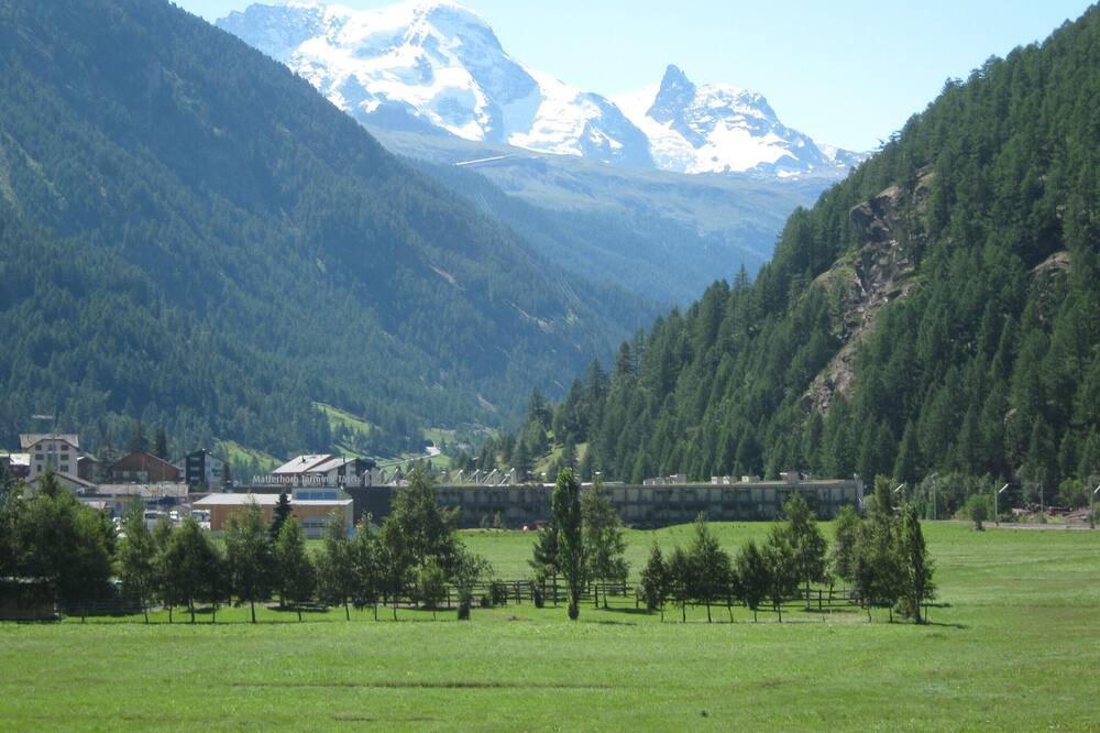 Photo of Outdoor in Taesch