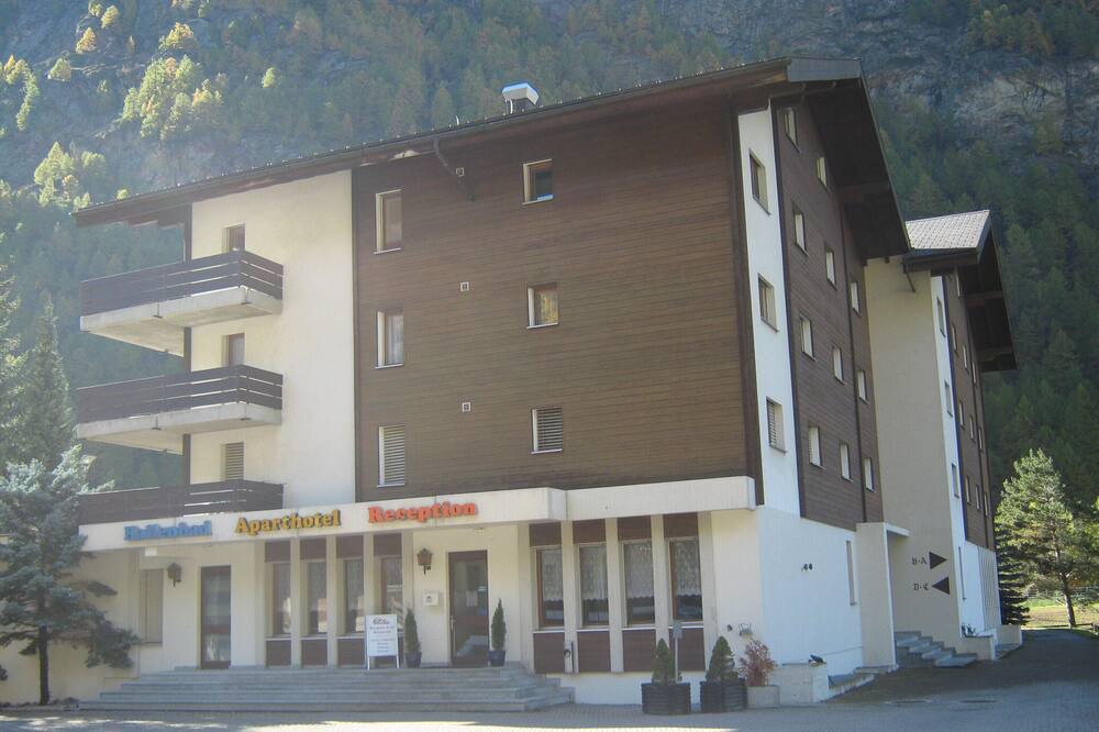 Photo of Outdoor in Taesch