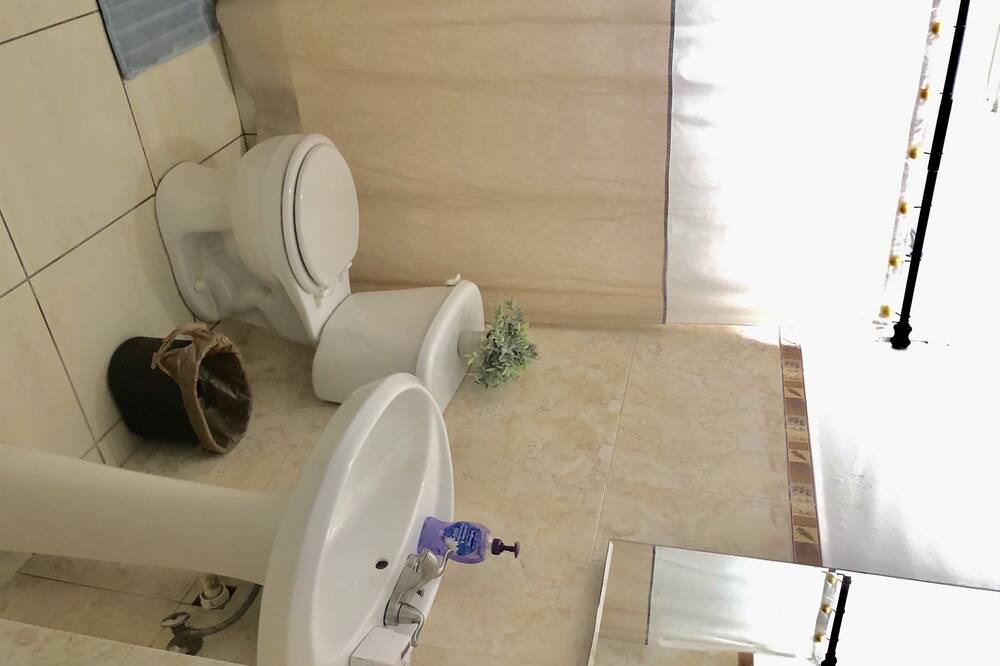 Photo of Bathroom in Camaceyes