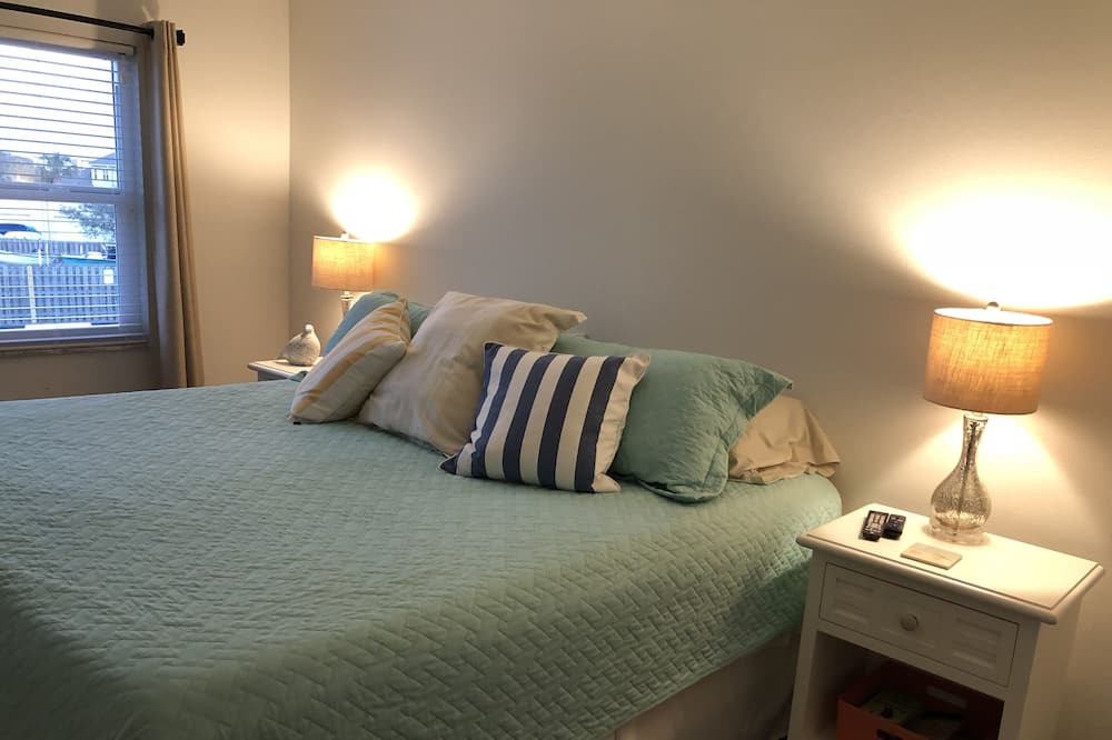 Photo of Bedroom in Crescent Beach