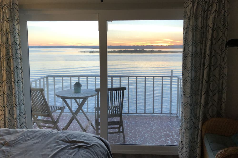 Photo of Bedroom in Crescent Beach