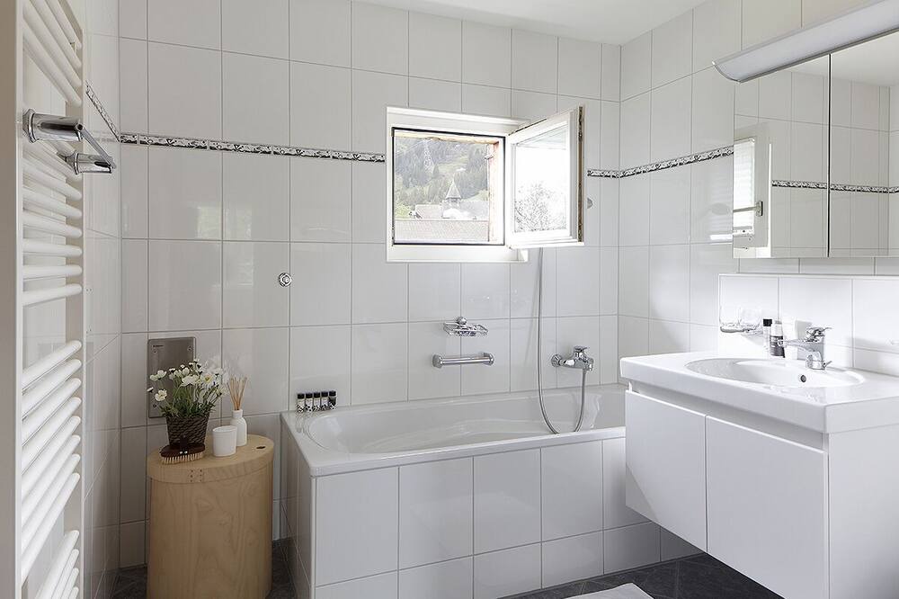 Photo of Bathroom in Murren