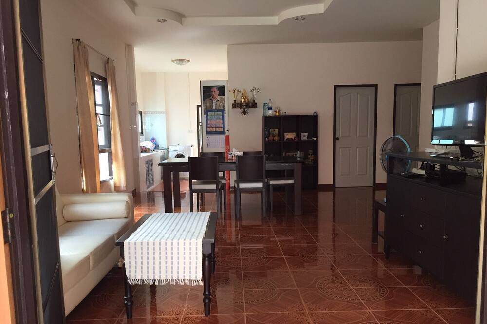 Photo of Livingroom in Thai Chang