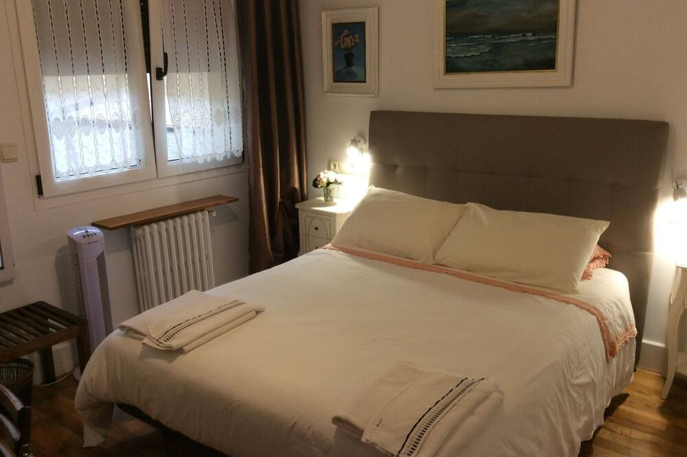 Photo of Bedroom in Gros