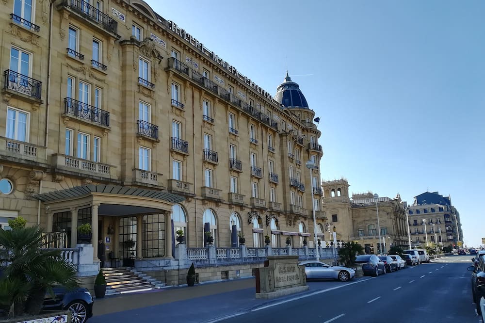 Photo of Outdoor in Gros