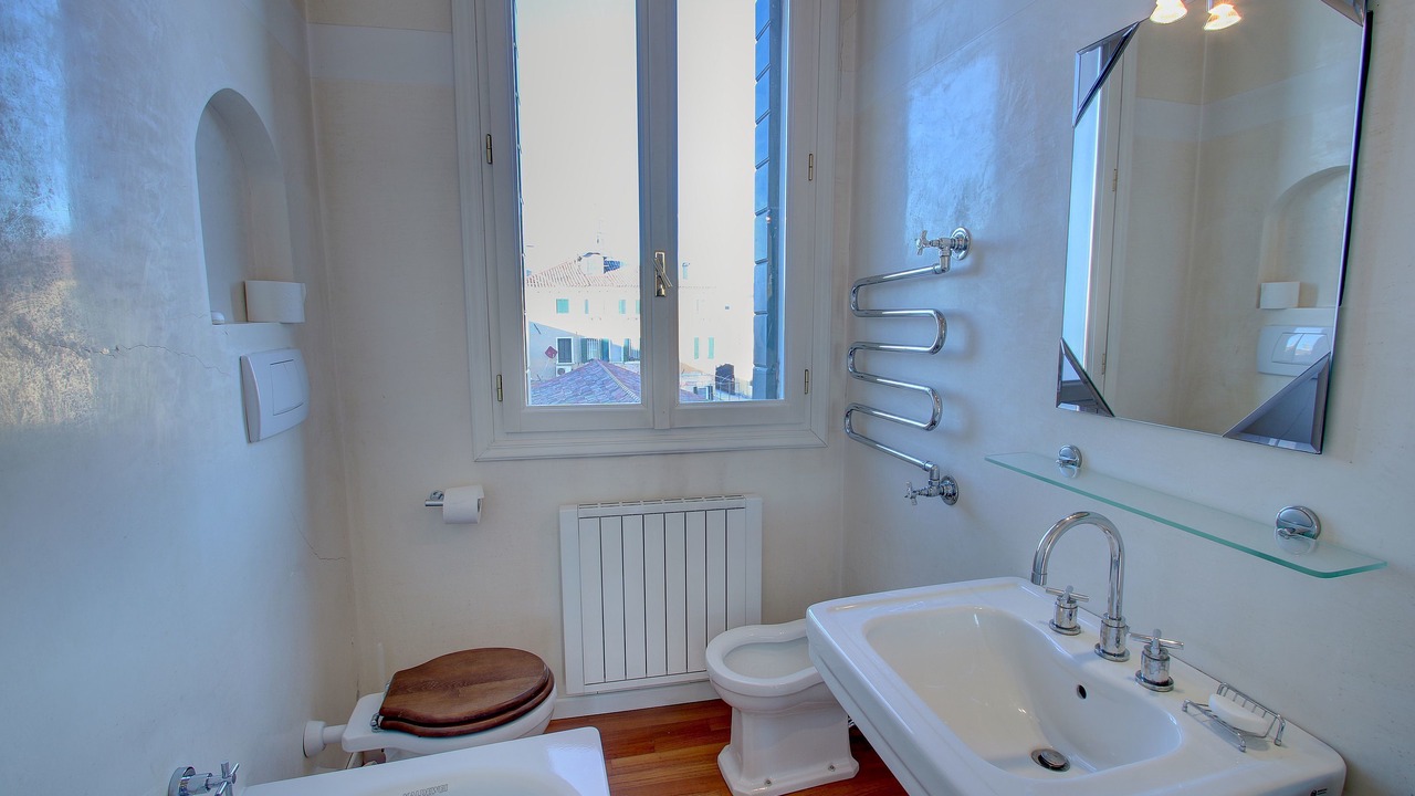 Photo of Bathroom in Dorsoduro