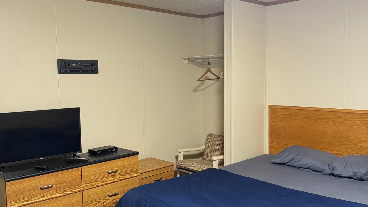 Photo of Bedroom in Division No. 7