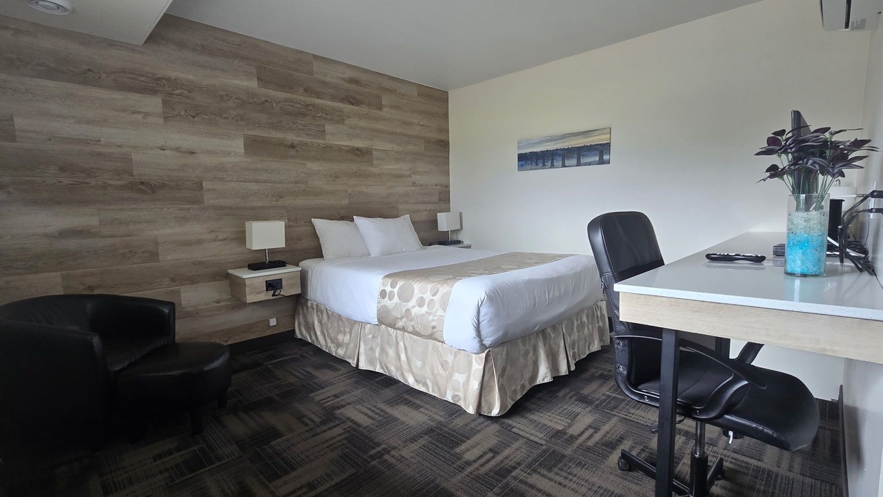 Photo of Bedroom in Outlook