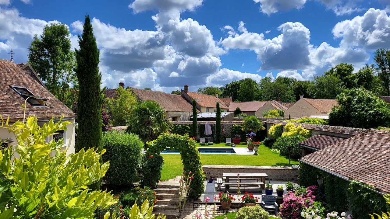 Photo of Outdoor in Ury