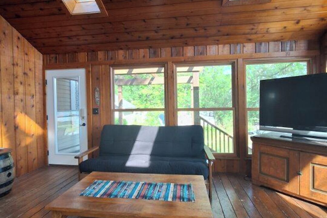 Photo of Livingroom in White Lake