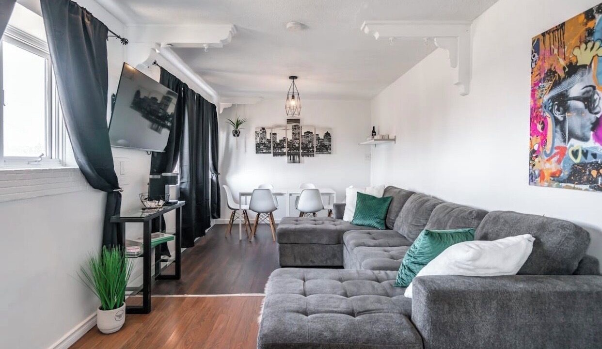 Photo of Livingroom in Fallsview