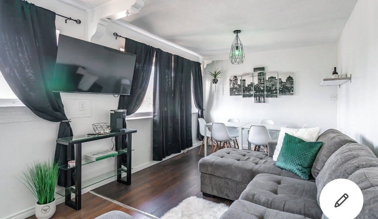Photo of Livingroom in Fallsview
