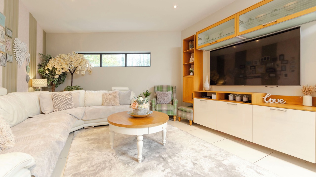 Photo of Livingroom in Gelligaer