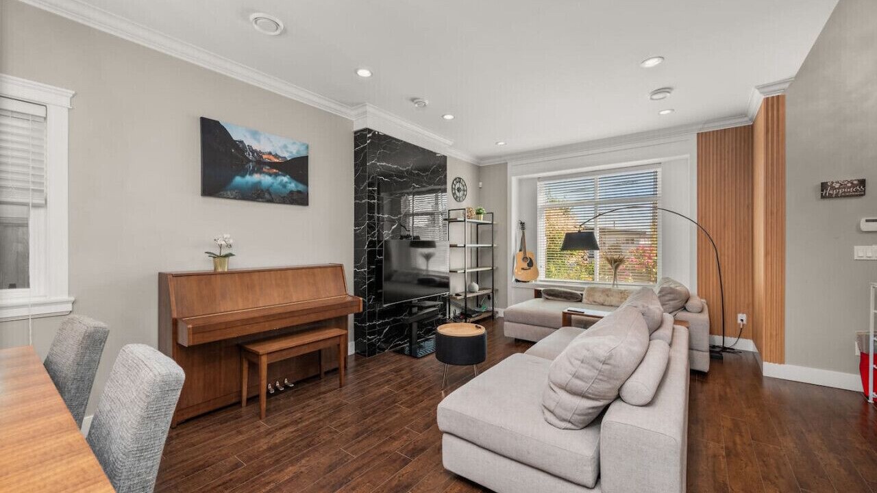 Photo of Livingroom in Burnaby