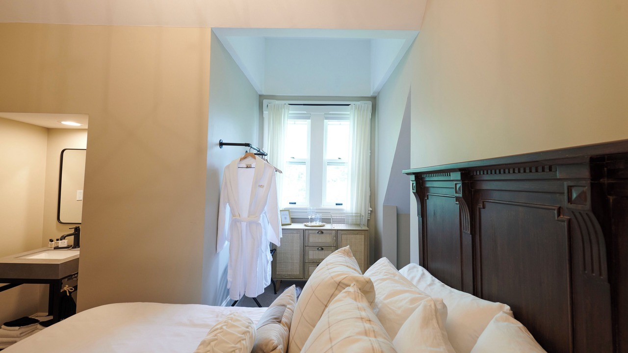 Photo of Bedroom in Oconomowoc