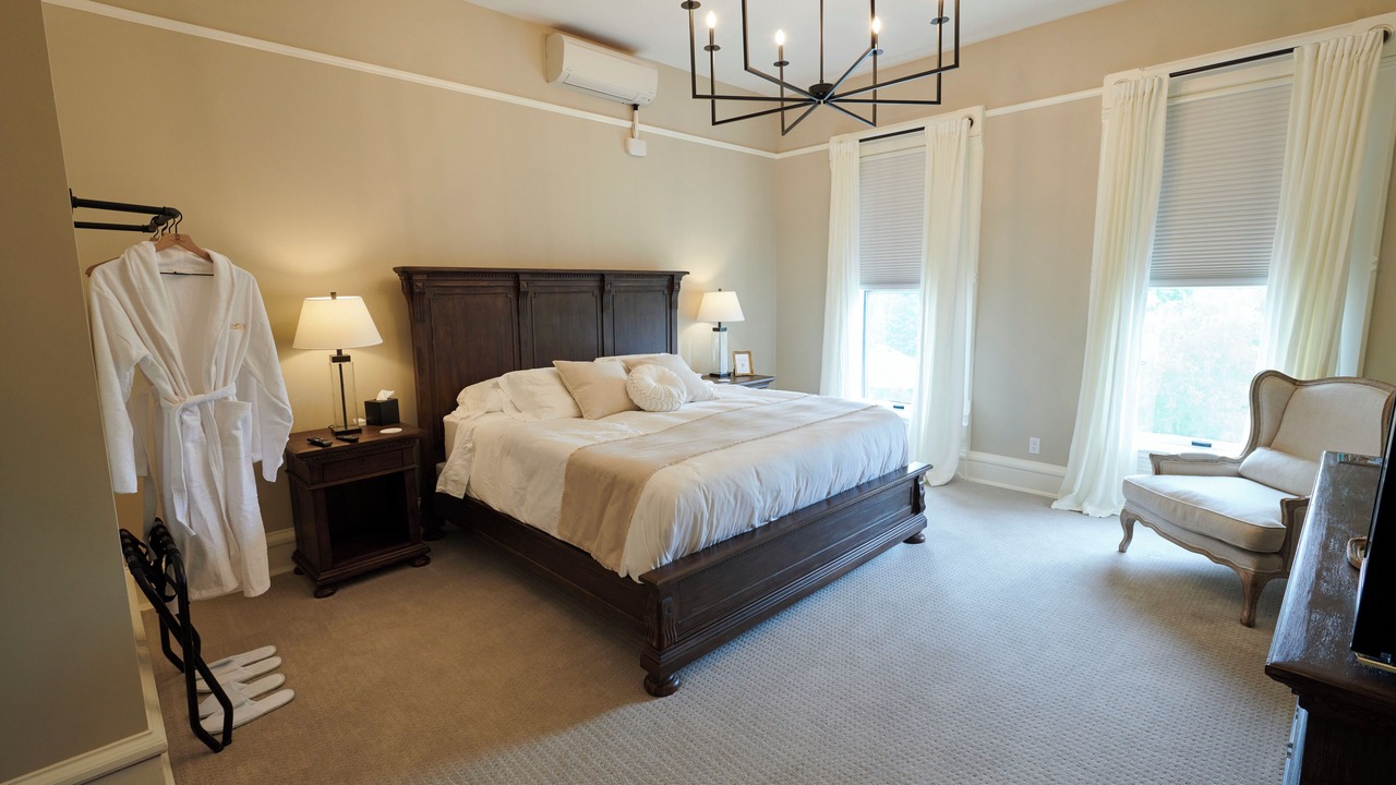 Photo of Bedroom in Oconomowoc