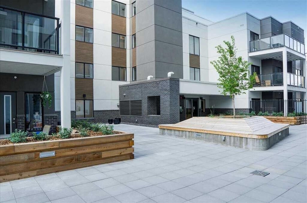 Photo of Outdoor in Crescent Heights