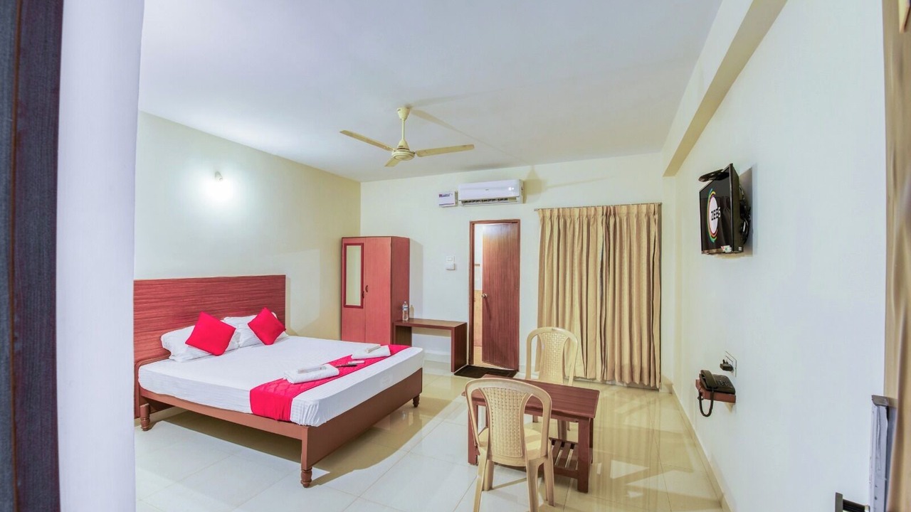 Photo of Bedroom in Courtallam