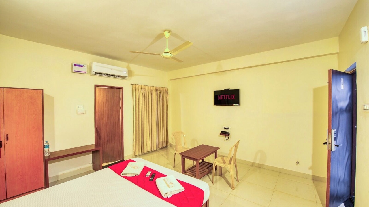 Photo of Bedroom in Courtallam