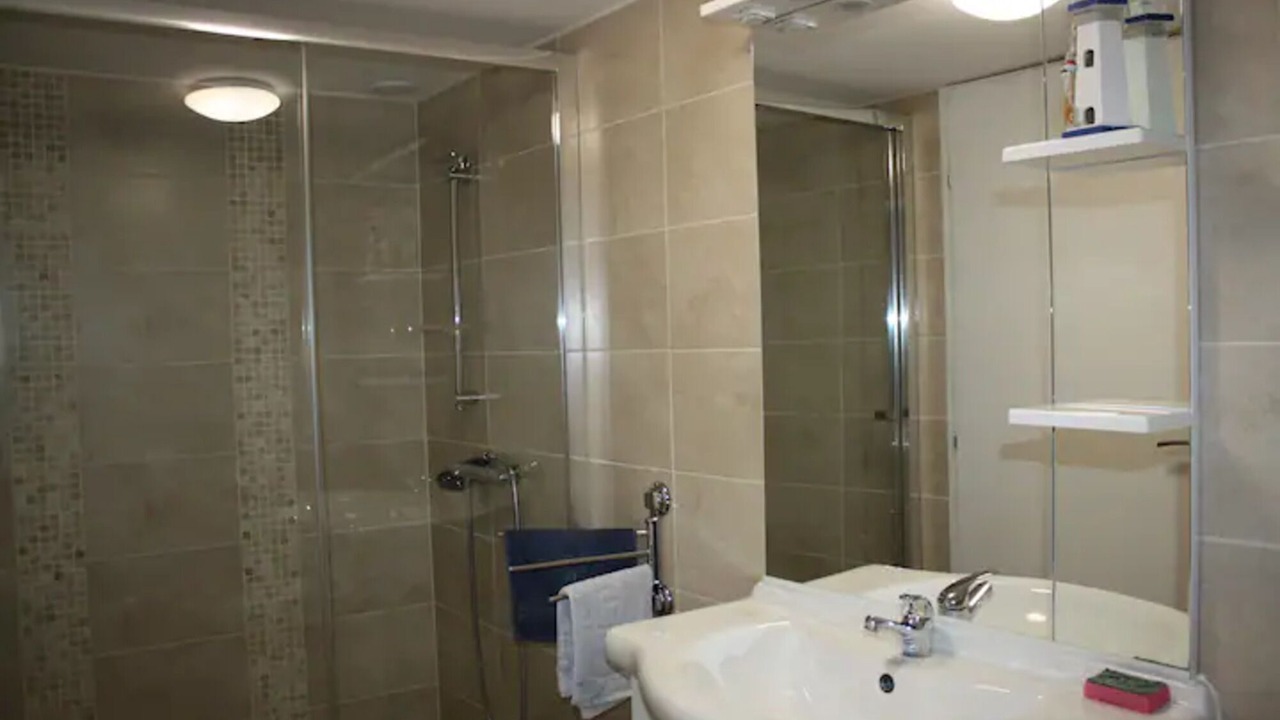 Photo of Bathroom in Saint-Laurent-du-Plan
