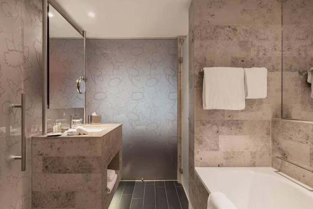 Photo of Bathroom in The Hague Center