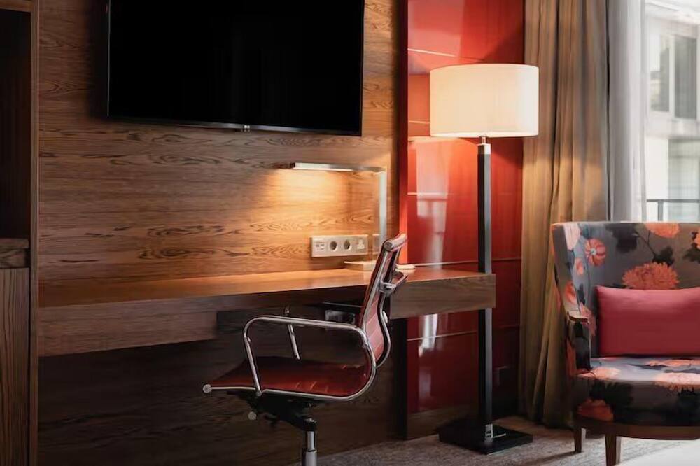 Photo of Bedroom in The Hague Center