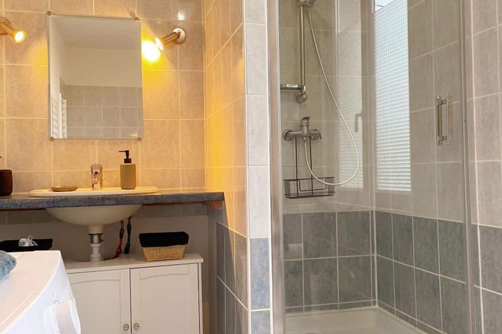 Photo of Bathroom in Feings