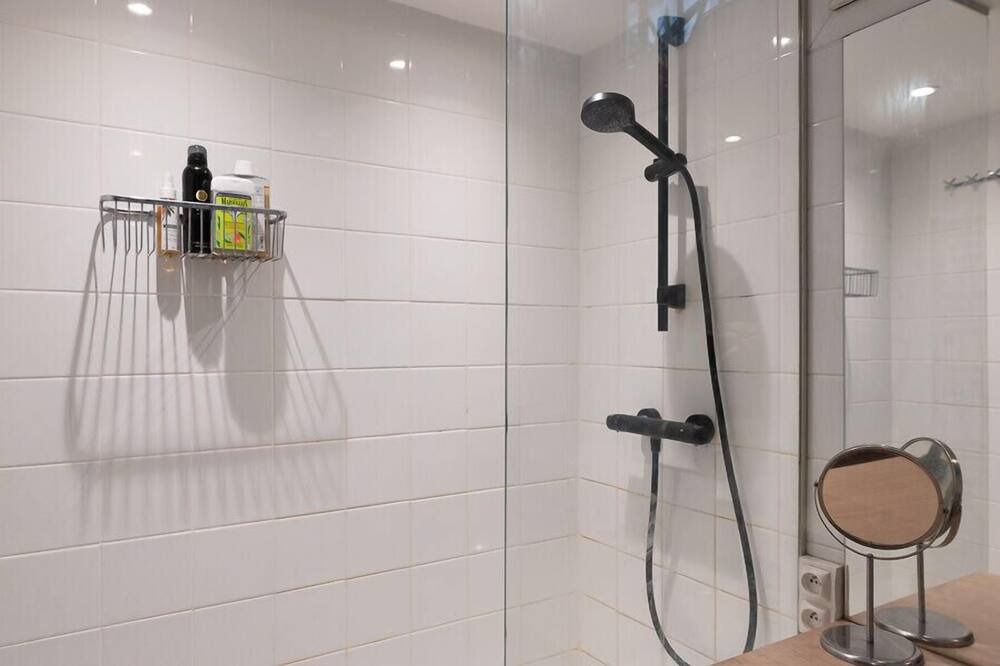 Photo of Bathroom in 11th Arrondissement