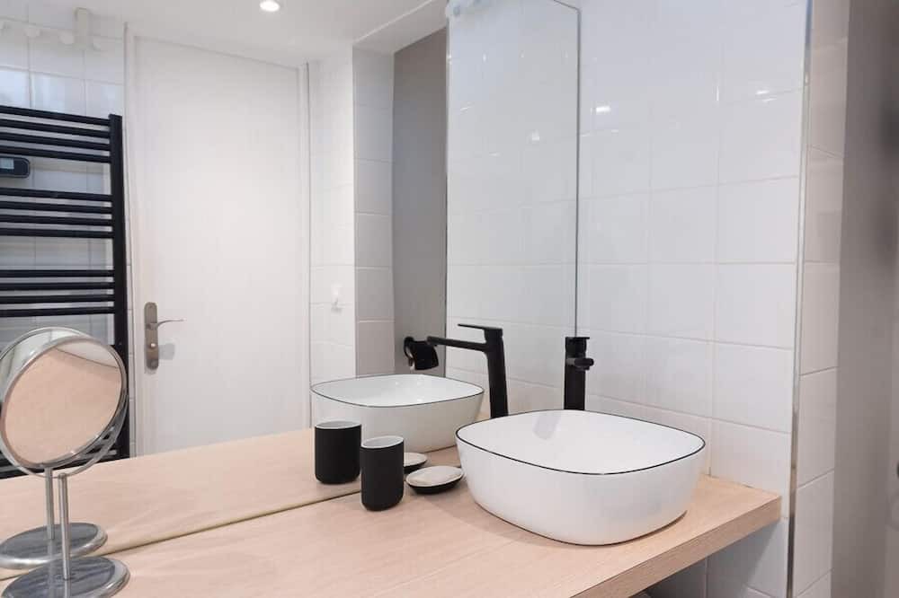 Photo of Bathroom in 11th Arrondissement