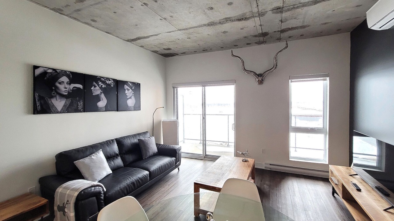 Photo of Livingroom in Fabreville