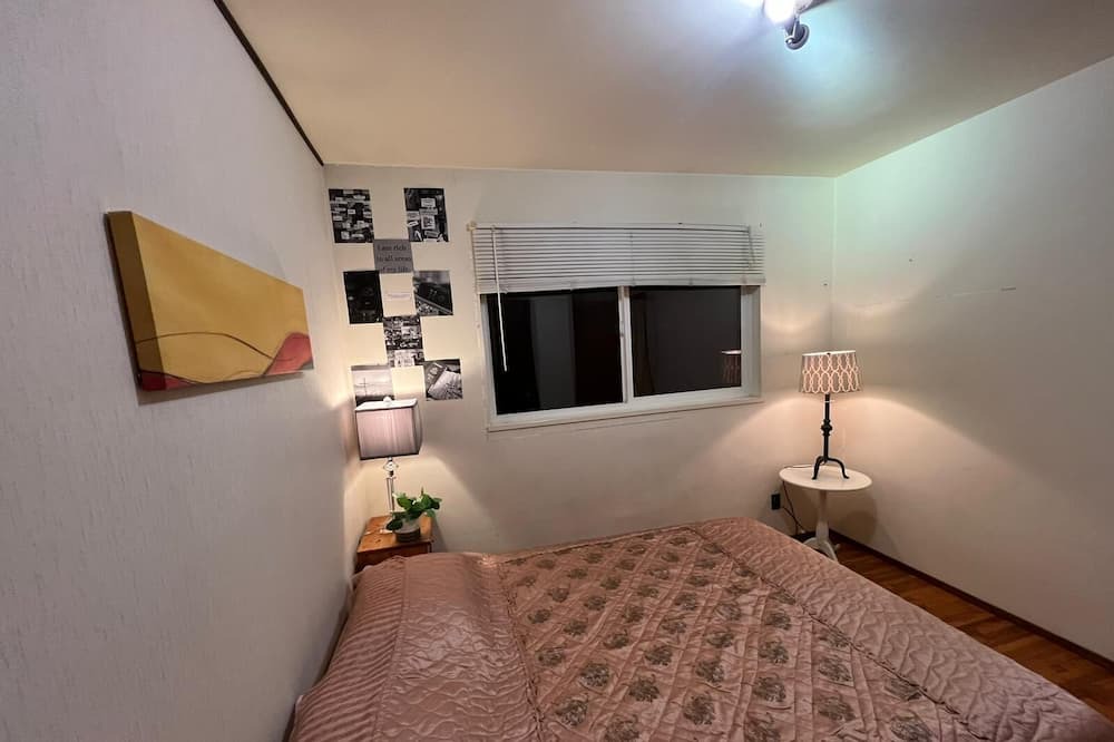 Photo of Bedroom in Delta