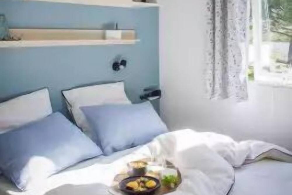 Photo of Bedroom in Mesnard-la-Barotiere