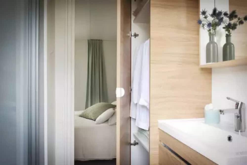 Photo of Bedroom in Mesnard-la-Barotiere