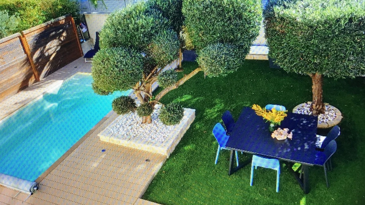 Photo of Others in Bages