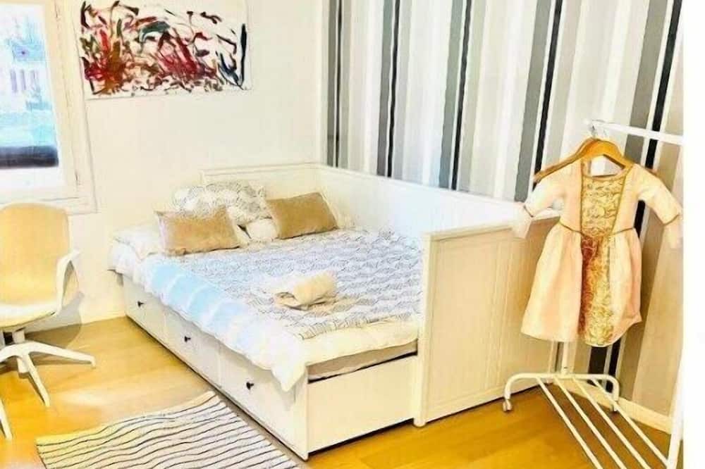 Photo of Bedroom in Roissy-en-France