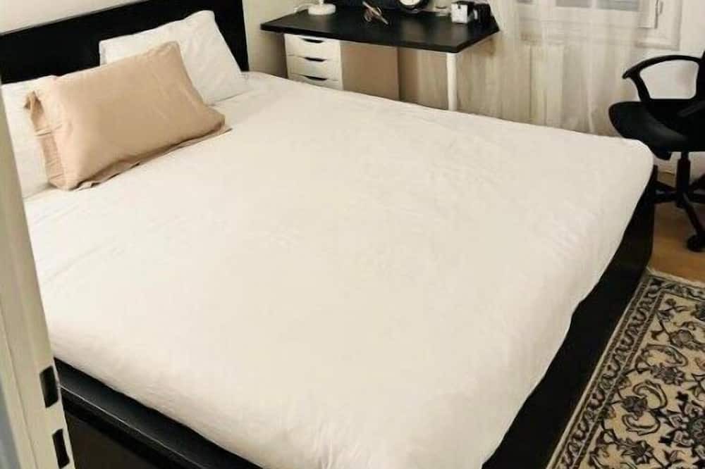 Photo of Bedroom in Roissy-en-France