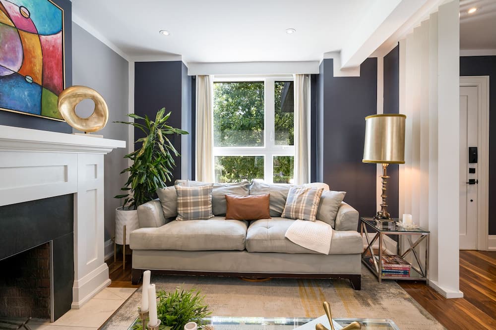 Photo of Livingroom in Yonge and Lawrence