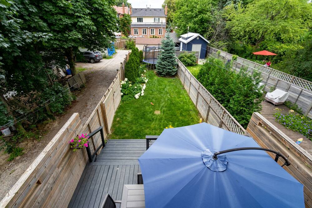 Photo of Outdoor in Yonge and Lawrence